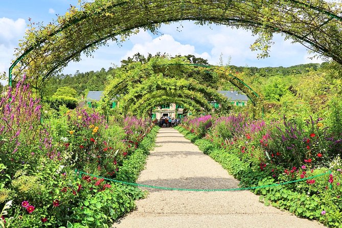 Giverny and Monet's Garden Half-Day Trip from Paris - A short walk through Giverny village