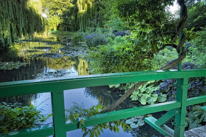 Giverny Half Day Guided Trip with Monet's House & Gardens from Paris by minivan - Why Giverny is worth leaving Paris for