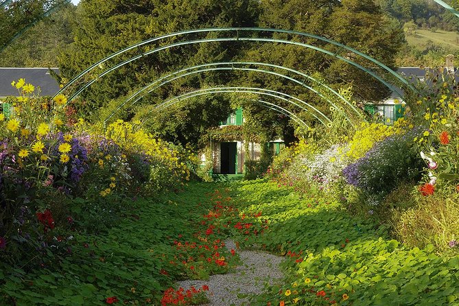 Giverny Half Day Guided Trip with Monet's House & Gardens from Paris by minivan - How much value do you get for $118.63?
