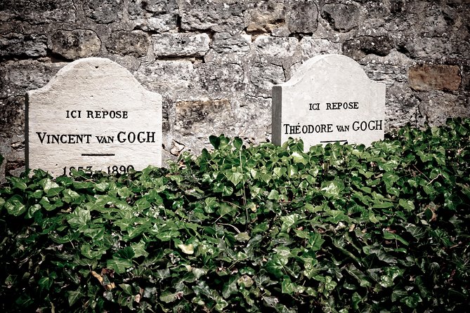 Giverny Monet's Garden & Auvers-sur-Oise with Van Gogh House Full Day From Paris - The drive to Auvers-sur-Oise