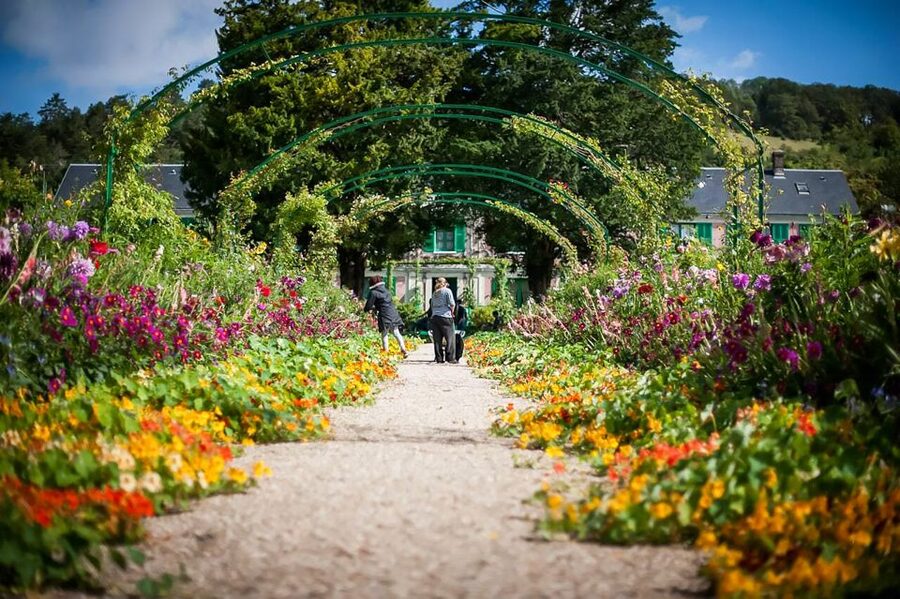 Giverny: Monet's House and Gardens Guided Tour - Key points to know before you go