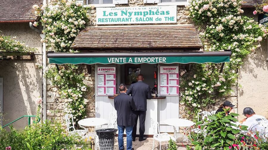 Giverny: Monet's House and Gardens Guided Tour - Why Monet’s garden is more than a pretty photo stop