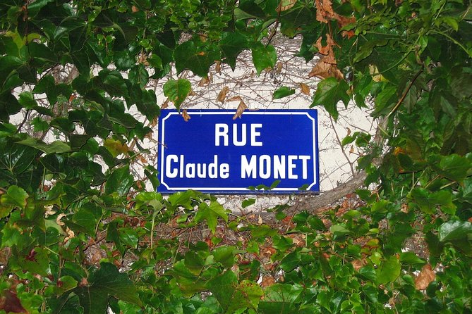 Giverny & Monet's House Audio Guided Half-day Tour from Paris - The Water Lily Pond and Japanese Bridge
