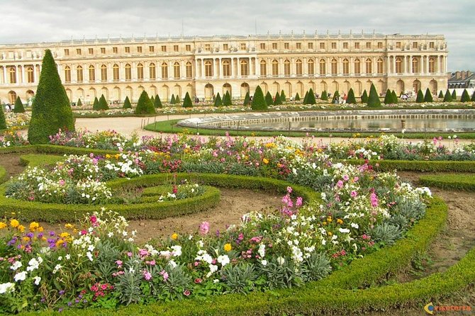 Giverny's House & Gardens plus Versailles Palace Day Trip with Lunch from Paris - The Versailles gardens and Musical Fountain Show