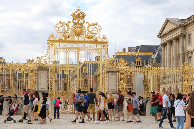 Giverny's House & Gardens plus Versailles Palace Day Trip with Lunch from Paris - What the $387.31 price really buys