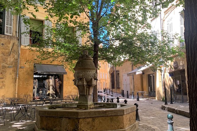 Gourmet & Cultural Tour Aix En Provence English / Espanol - Forum des Cardeurs and the feel of a Provençal square