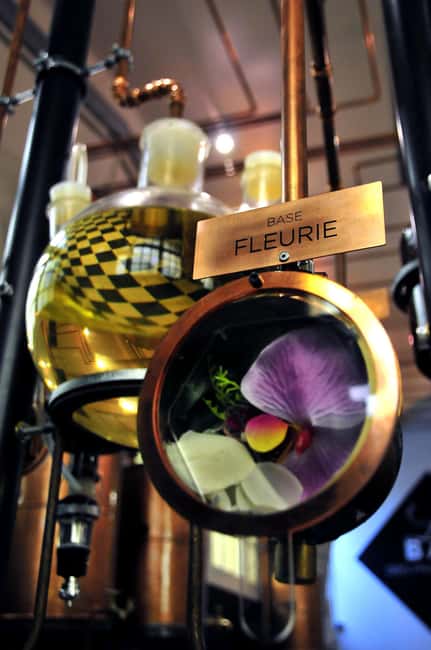 Grasse: Perfume Workshop - The perfume bar and your scent choices