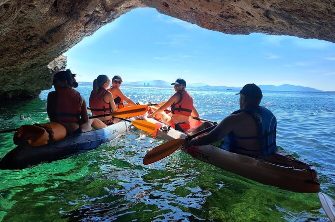 Guided kayak excursion in creeks - The first paddle requires more work than the title suggests