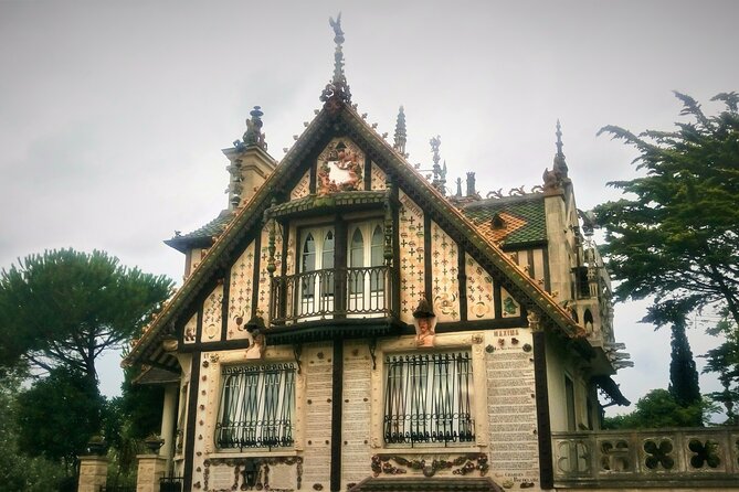 Guided Tour in an Old Convertible Car on the Côte de Nacre - Hermanville-sur-Mer, where styles share the street