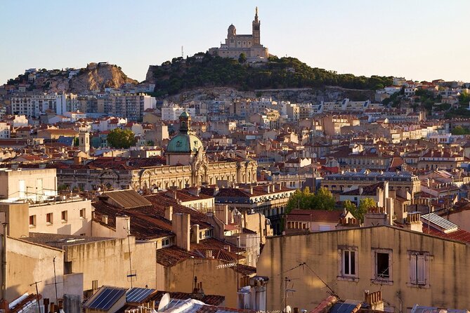 Guided Tour in Marseille: Vieux Port & Old City - Le Vieux Port: Marseille’s natural starting point