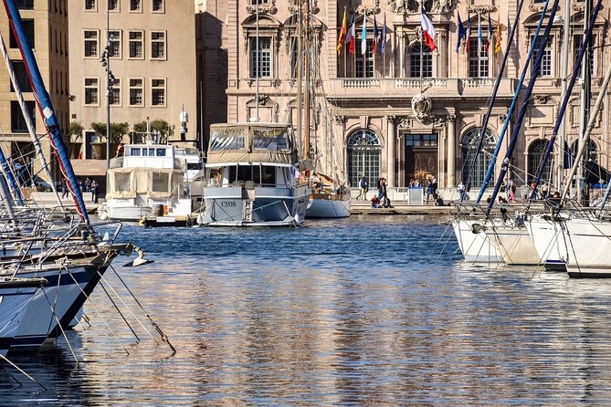 Guided Tour in Marseille: Vieux Port & Old City - Mucem: modern architecture beside the old city