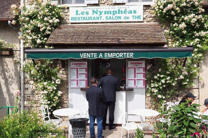 Guided tour Monet's house and gardens/small group - The lily ponds and Monet’s artistic vision