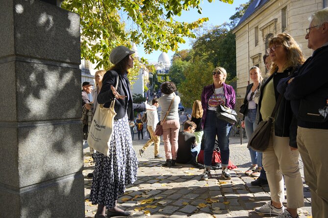 Guided tour of Montmartre in songs with a professional - Why music changes the way you see Montmartre