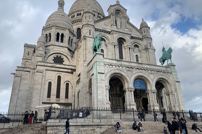 Guided Tour of Sacré-Coeur and Montmartre - Why the guide makes or breaks the experience