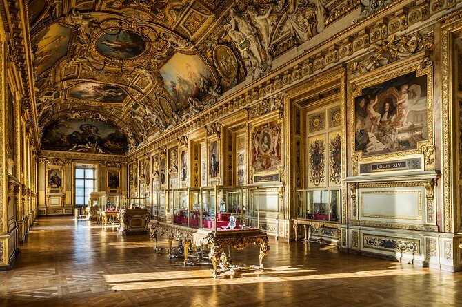 Guided tour of the Louvre Museum with tickets included - David, Napoleon, and the power of French painting