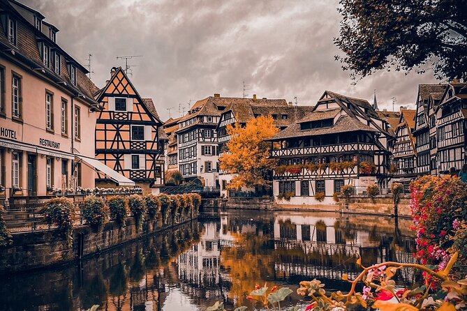 Guided Walking Tour in Strasbourg between History and Curiosities - Davide Diana’s guiding style
