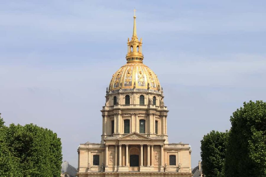 Highlights of Paris Bike Tour in English or Dutch - The Louvre, seen from the outside