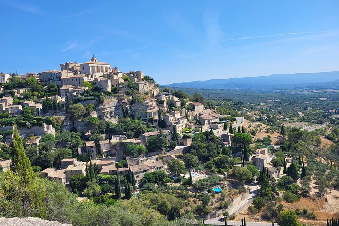 Highlights of Provence in one day - Fontaine de Vaucluse and the power of water