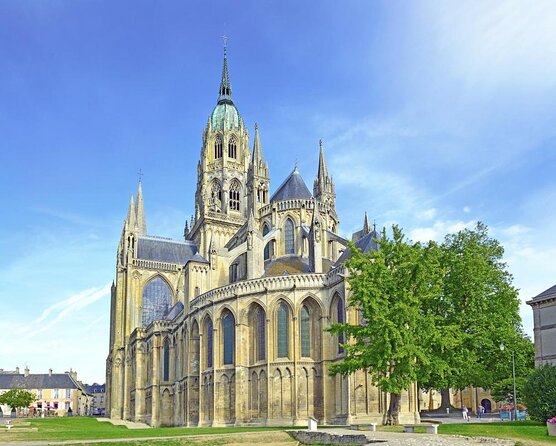Historic Bayeux Daily Group City Tour In English 2 hrs (Apr-Sept) - Key points before you book