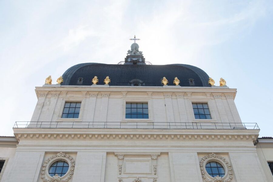 Historical and naughty tour of Lyon in french - From Place des Terreaux into Lyon’s saucy past