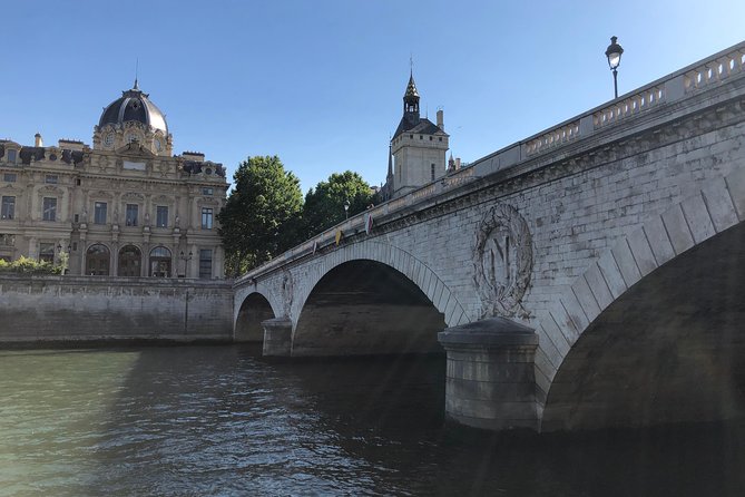 Historical Paris Walking Tour to Vibrant Food Market - Why this Paris walk feels different