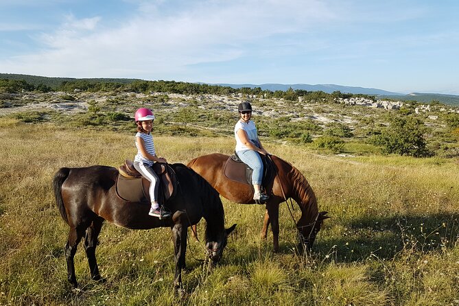 Horse ride in Haute Provence Luberon and Forcalquier - Arriving at Janssaud Centre Equestre near Forcalquier