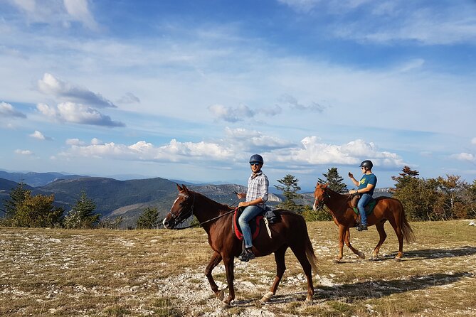 Horse ride in Haute Provence Luberon and Forcalquier - Jules and the personal feel of the outing