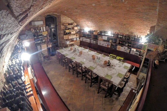 Italian Wine Tasting with Professional Sommelier in Montepulciano - How much wine do you actually taste?