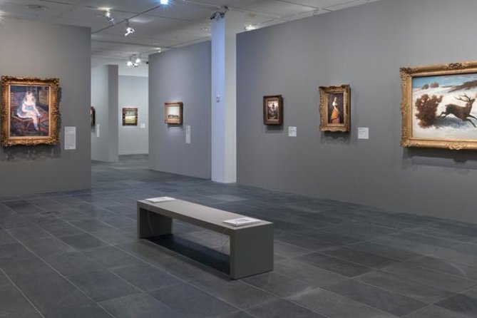 l'Orangerie & Monet's "Water Lilies" Tour Semi-Private 6ppl Max - Entering Monet’s oval Water Lilies rooms