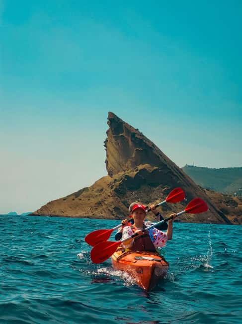 La Ciotat: Calanques National Park Guided Kayak Tour - Calanque du Mugel and the first coastal pause