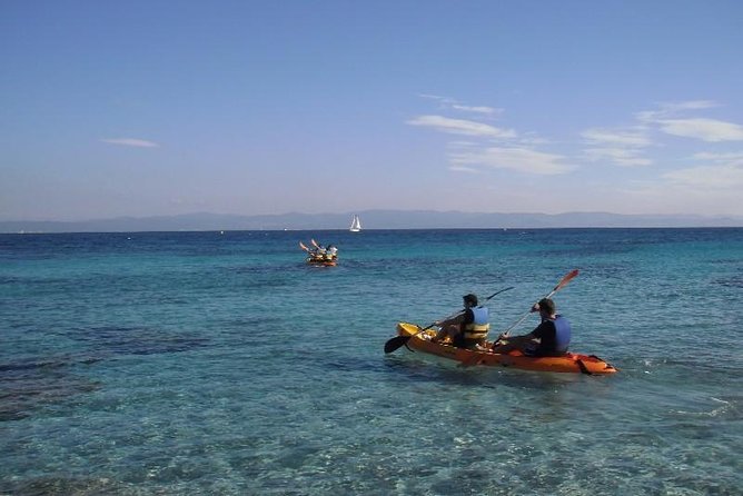 La Ciotat Private Kayak Rental in the Calanques National Park - Getting fitted and learning the paddle basics