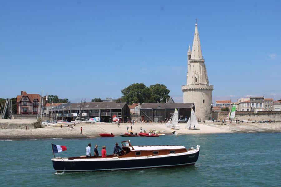 La Rochelle: 1-Hour Boat Tour of the Bay - The old harbor and La Rochelle’s limestone waterfront