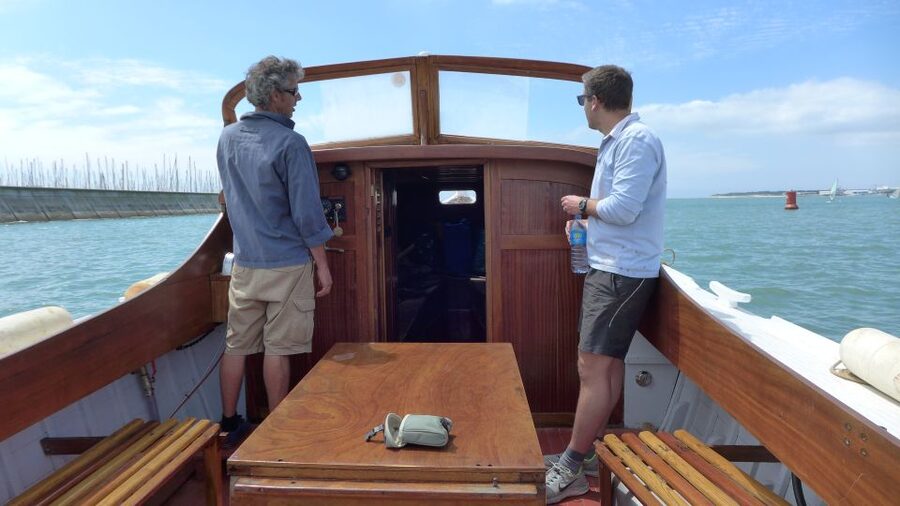La Rochelle: 1-Hour Boat Tour of the Bay - Meeting the captain at the city dock
