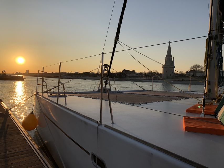 La Rochelle: 2-Hour Sunset Sailing Cruise - Crew service and the French-language setting