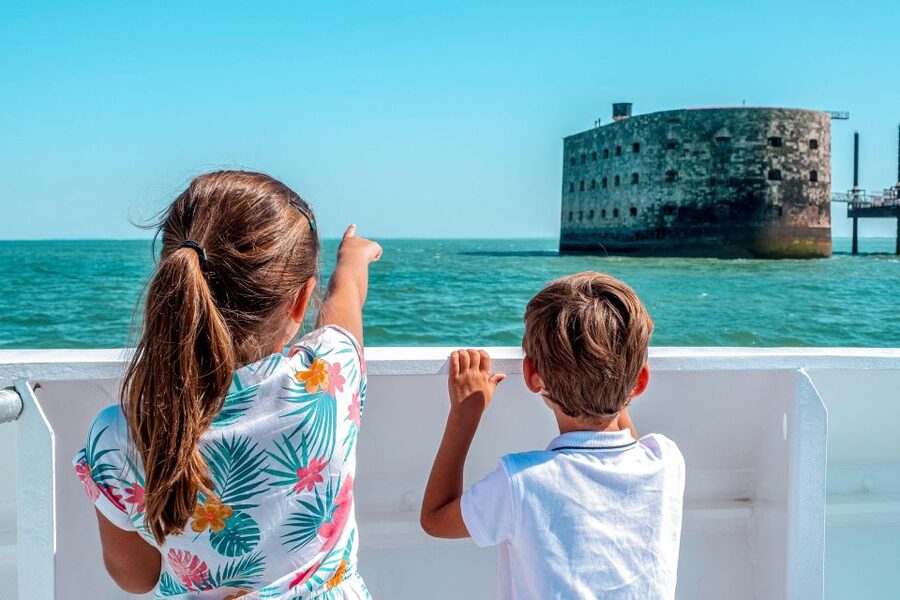 La Rochelle: Boat trip to Fort Boyard (2h00) - Meeting Fort Boyard from the water
