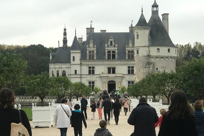 Loire Valley Castles Small-Group Day Trip from Paris - Amboise: royal power and Leonardo’s final resting place