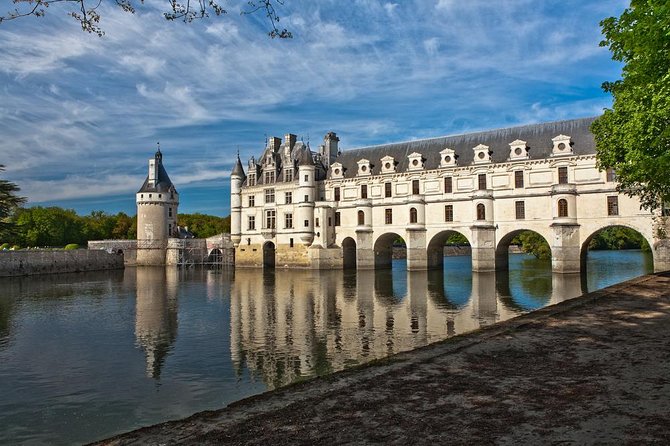 Loire Valley Castles Small-Group Day Trip from Paris - Chambord: grand scale and Leonardo’s staircase