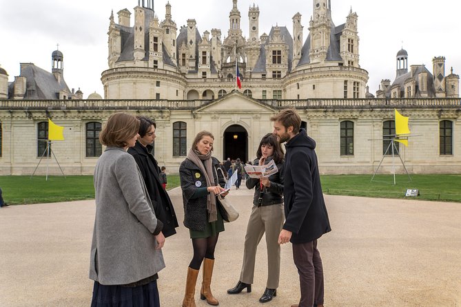 Loire Valley Castles Trip with Chenonceau and Chambord from Paris - Guided tour or audio guide?