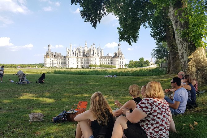 Loire Valley Day Tour Chambord and Chenonceau plus Lunch at a Private Castle - Is $284.31 good value?