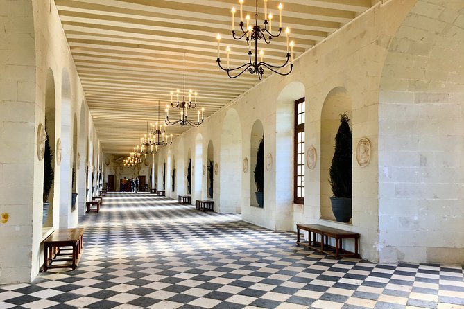 Loire Valley Royal Castles Guided Small group Day Trip from Paris - Transport, group size, and guide quality