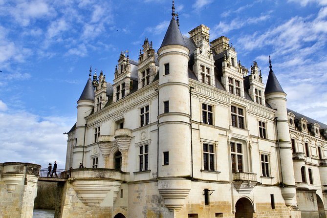 Loire Valley Royal Castles Guided Small group Day Trip from Paris - Chenonceau: the most graceful first stop