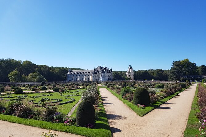 Loire Valley Tour Chambord and Chenonceau from Tours or Amboise - Chambord: Grandeur on a Massive Scale