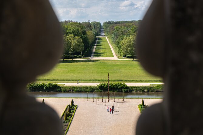 Loire Valley Tour Chambord and Chenonceau from Tours or Amboise - Chenonceau: The Loire’s Most Graceful Stop