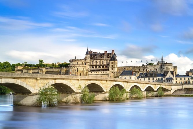 Loire Valley Wine and Castles Small-Group Day Trip from Paris - Chenonceau: a château built across the river