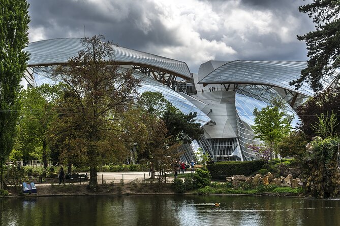 Louis Vuitton Foundation Exterior Walking Tour and Premium Entry - Making sense of the changing exhibitions