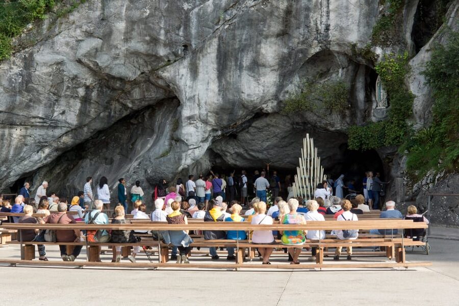 Lourdes: Private Guided Tour in the Sanctuary - Why Lourdes is easier with a guide