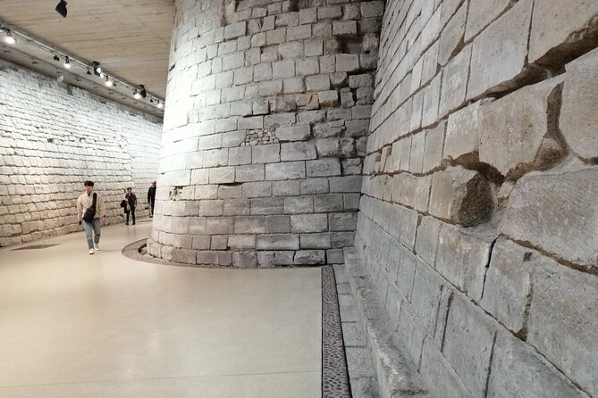 Louvre Highlights Tour for Kids Ticket Included - What the 90-minute option feels like