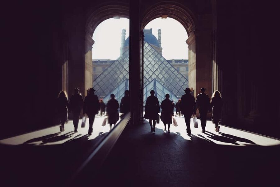 Louvre & Mona Lisa Small Group Tour with Reserved Entry - The Mona Lisa and the reality of the crowd