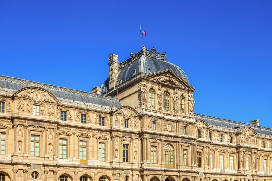 Louvre & Mona Lisa Small Group Tour with Reserved Entry - Reserved entry saves time, but not every wait
