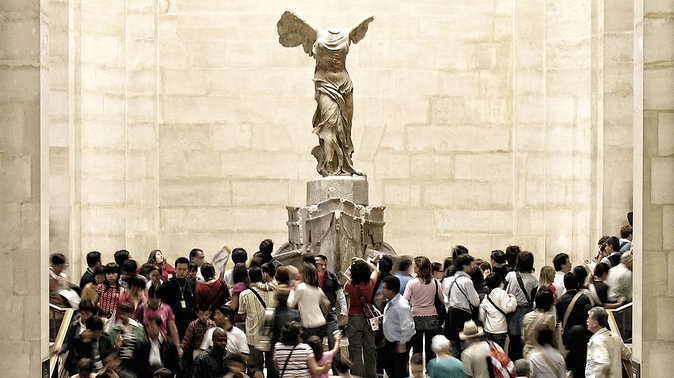 Louvre Museum Guided Tour Options with Timed Entry - What the outdoor walk adds